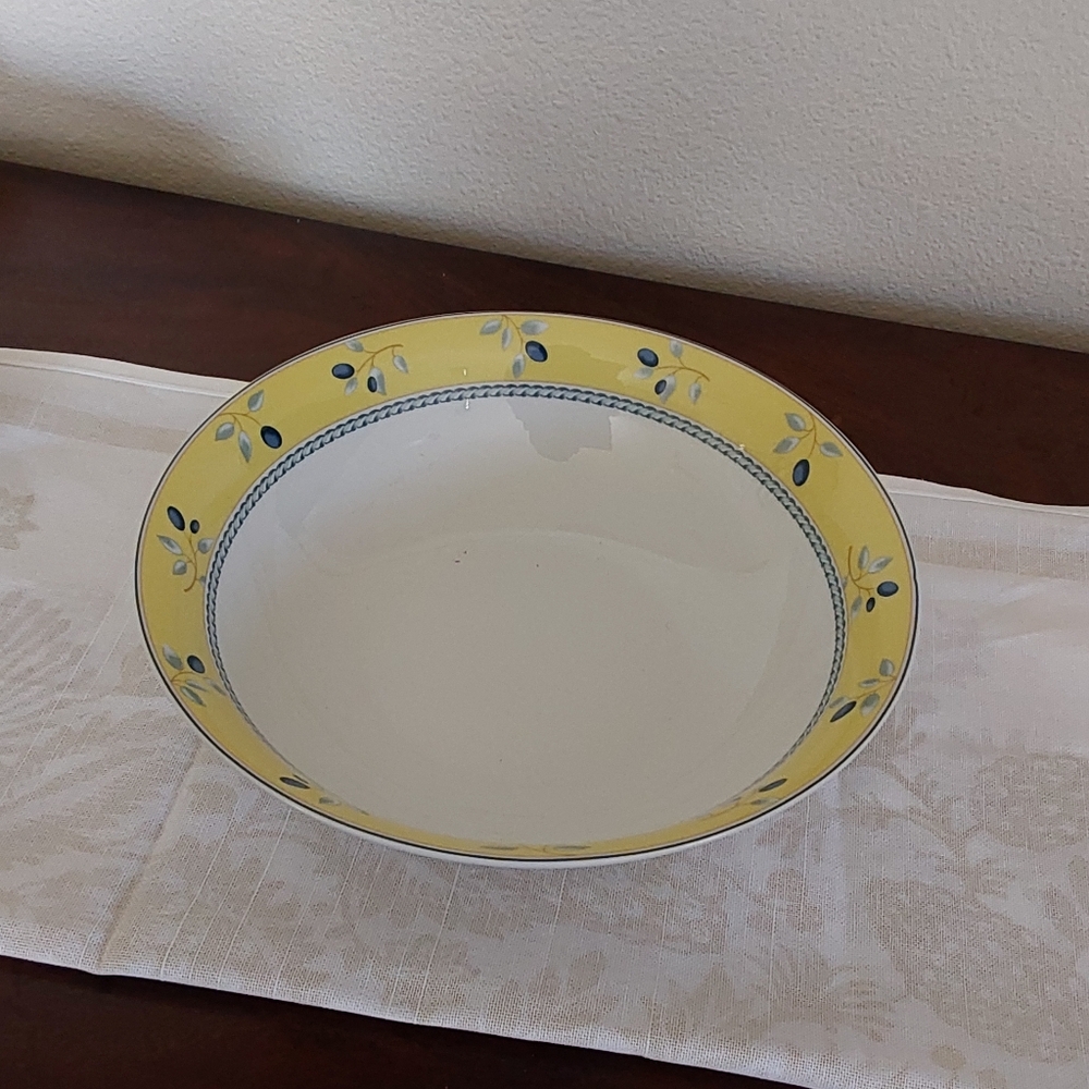 Royal Doulton Blueberry Yellow and White Large Serving Bowl